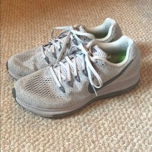 Like NEW Womens Nike Zoom All Out Running Shoes